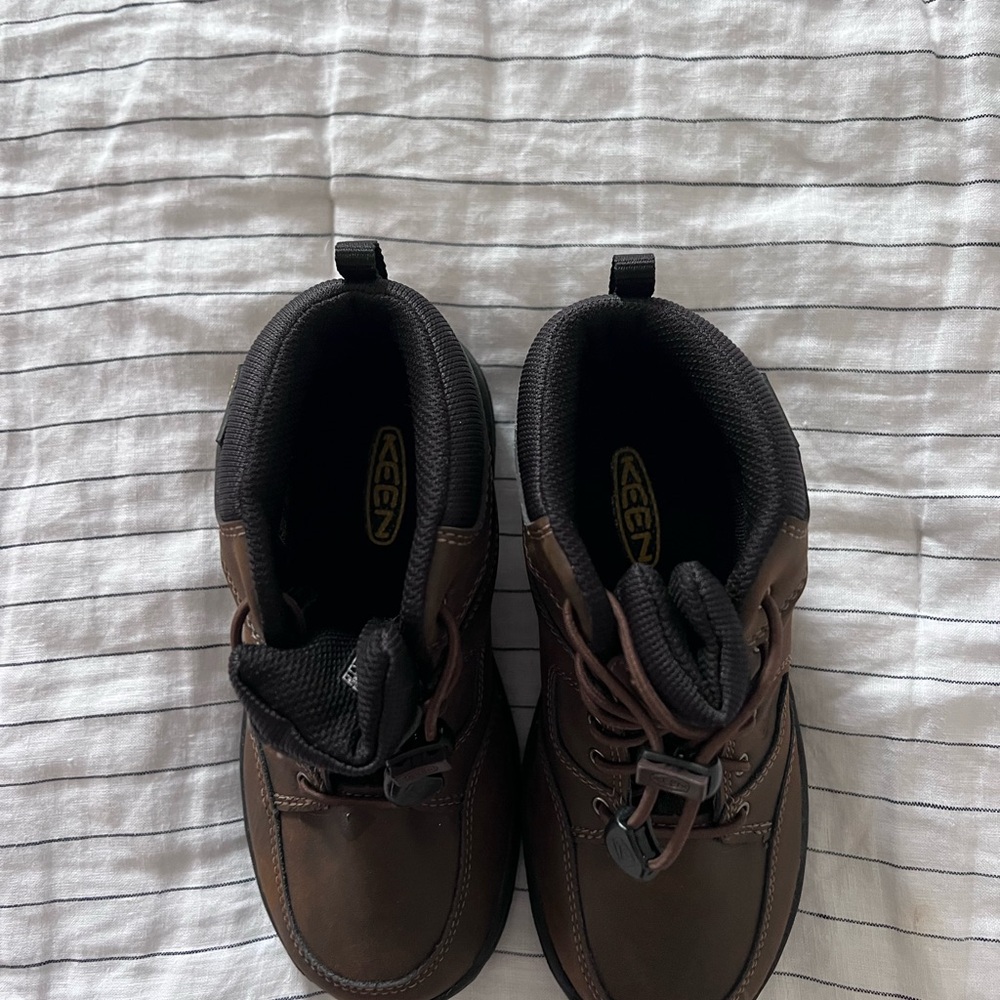 3/$80🌈 — BNWT KEEN Kids Brown Leather Outdoor Lace-Up Shoes size 2